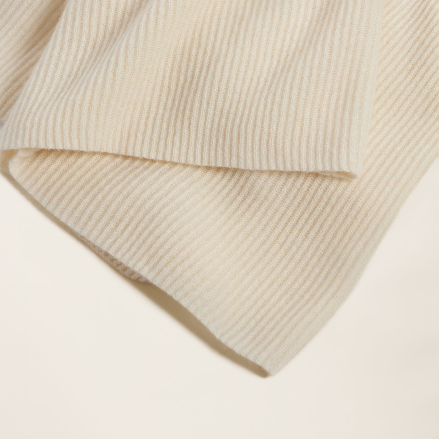 CashmereRibbedThrow_Ivory_Home_StillLife_1x1_0174.jpg
